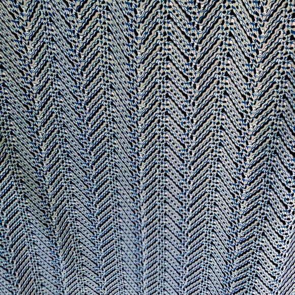 The Limited blouse, blue/navy coloring, Xsmall, peekaboo opening to neck back - Picture 2 of 3